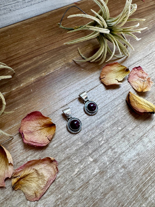 Small Purple Spiny Oyster Pendant – Sterling Silver, USA Made