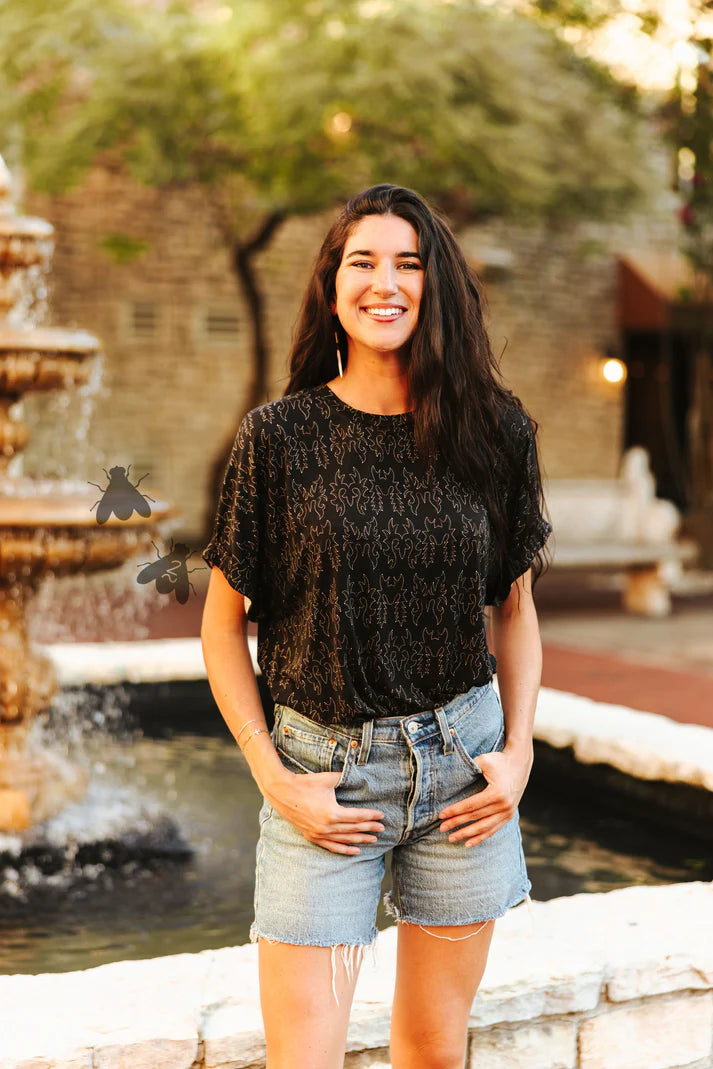 MIDNIGHT MESA MOM CUFF TEE