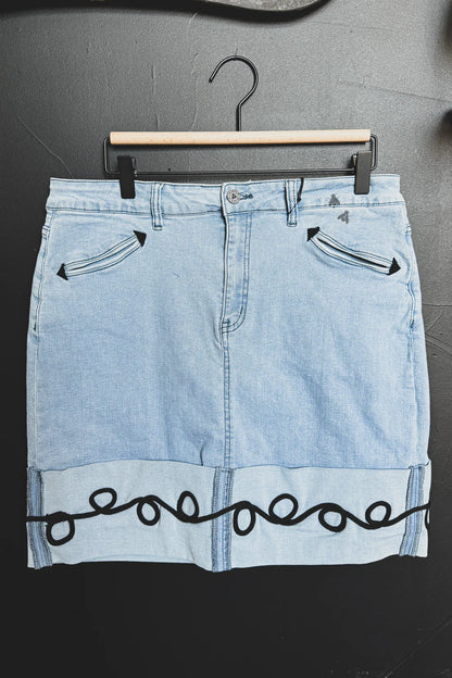 HOWDY HEMLINE SKIRT