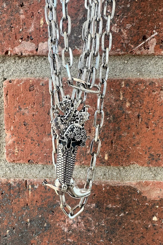 HEAD OVER BOOTS NECKLACE